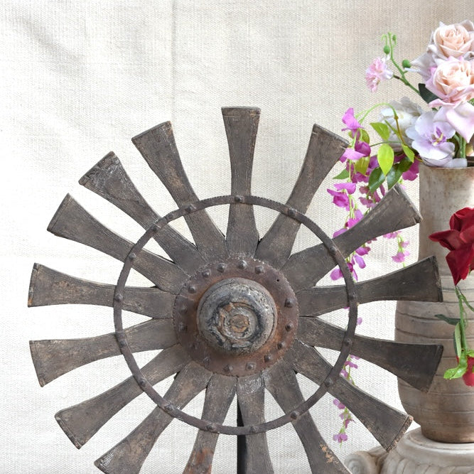 Antique vs Vintage Home Decor