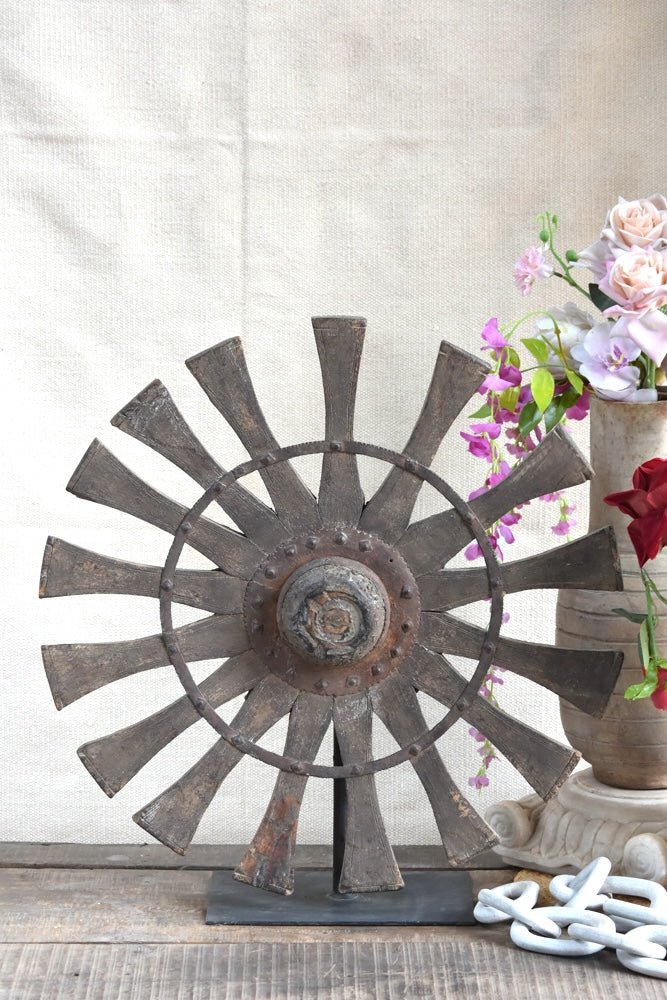 Antique vs Vintage Home Decor