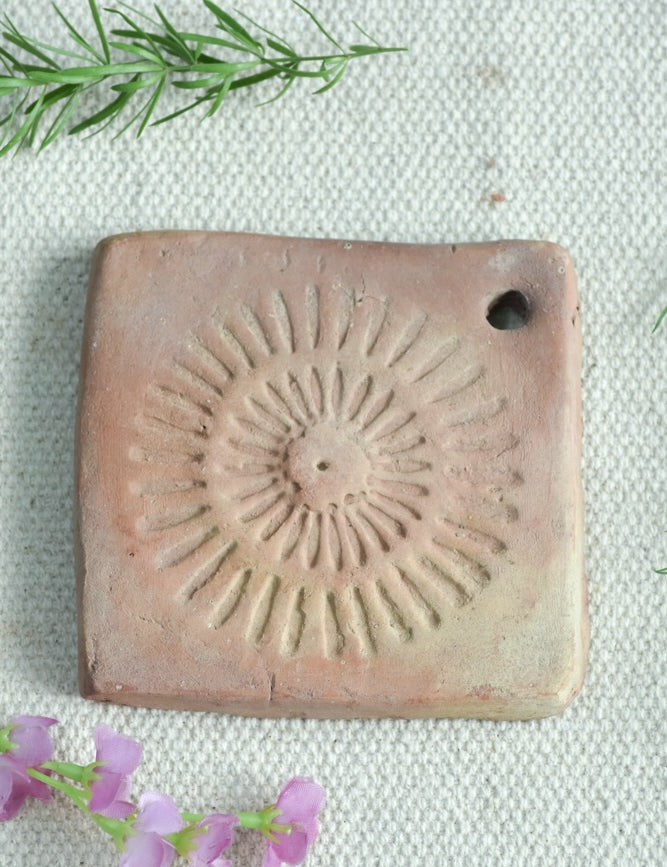 Ekaurr Block-Printed Terracotta Risers