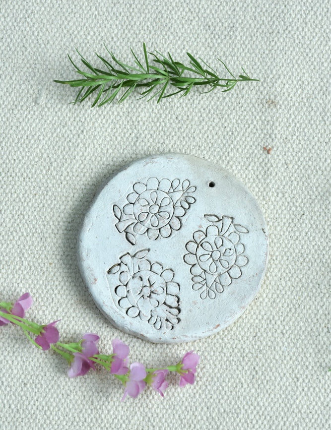 Ekaurr Block-Printed Terracotta Risers