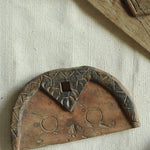 Ekaurr Antique Style Wooden Spade Plaques handcrafted vintage-inspired wooden wall plaques in a spade form with aged distressed finish, artisan decorative wall accent for rustic and eclectic home styling