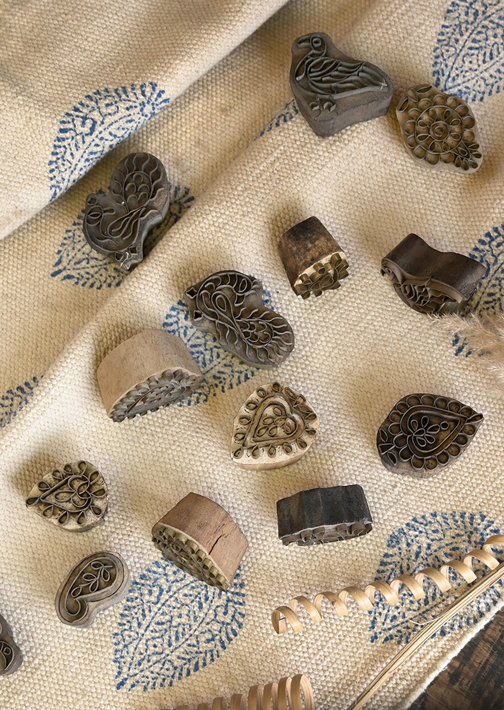 Ekaurr Brass Printing Block Set of 5 – Vintage Brass-Inlaid Wooden Textile Print Blocks, Heritage Home Décor
