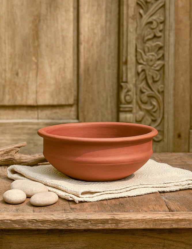 Ekaurr Classic Rim Terracotta Bird Feeder handthrown natural clay dish with raised rim for outdoor garden and balcony bird feeding, earthy rustic terracotta home and garden decor