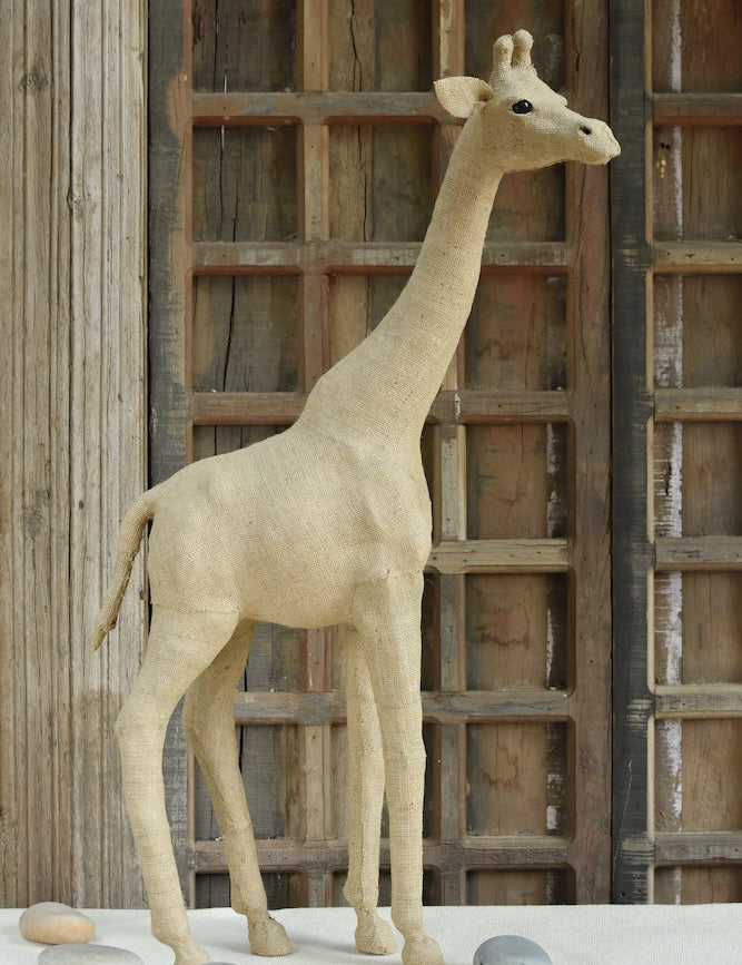 Ekaurr Curious Giraffe handcrafted jute sculpture of a tall giraffe with an alert inquisitive pose, earthy natural fibre wildlife figurine for home decor and nature-themed styling