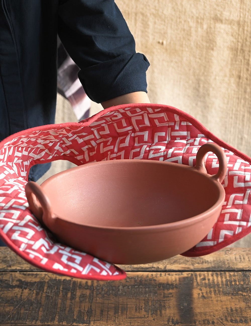 Ekaurr Dual Utility Mitten in Red and White handcrafted double-sided oven mitten in bold red and white fabric, artisan functional kitchen accessory for heat protection and classic colour in conscious home cooking