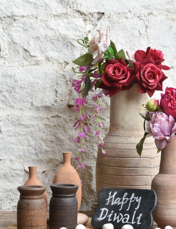 Ekaurr Earth Craft Gift Set curated artisan gift of an emblem chalkboard handcrafted wooden and terracotta vases and a set of decorative natural pebbles with complimentary greeting card, grounding sustainable gifting celebrating Indian wood and clay craft for home styling
