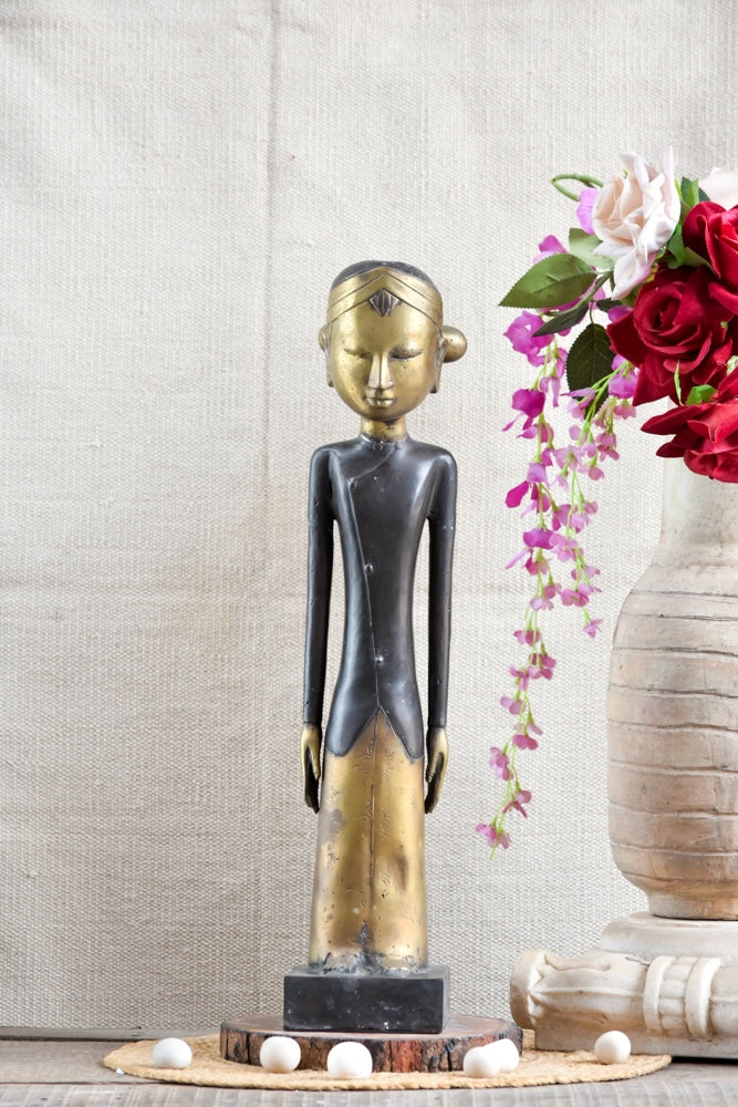 Ekaurr Golden Harmony Couple set of 2 handcrafted ceramic figurines in warm golden finish, artisan paired sculpture representing togetherness for home decor or gifting