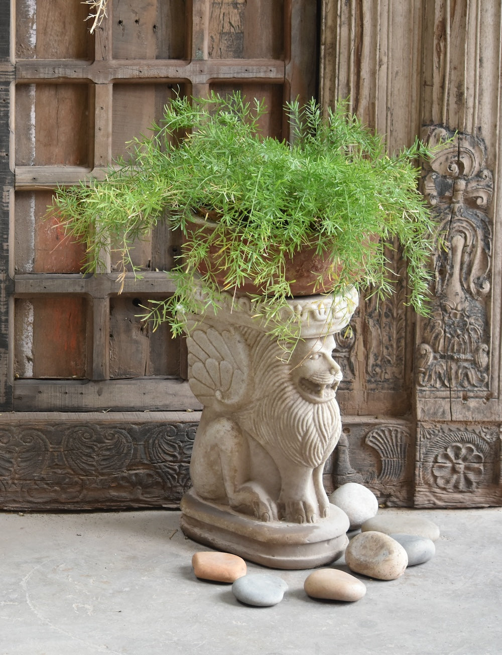 Ekaurr Hand Carved Lion Marble Pedestal solid natural marble display stand with carved lion motif detailing, luxury artisan riser for sculptures idols and premium home decor display