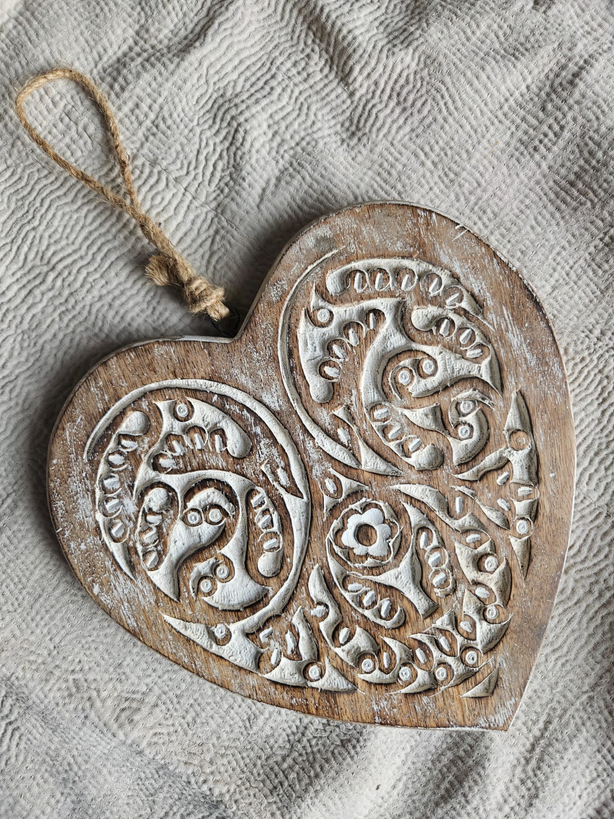 Ekaurr Heart of Wood handcrafted reclaimed wood heart-shaped decorative accent with natural grain and aged patina, artisan gift or home decor piece for shelves and meaningful gifting