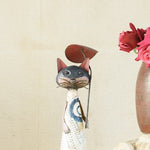 Ekaurr Love in Every Season – handcrafted cat holding umbrella decorative figurine, vintage-inspired romantic gift and home decor accent