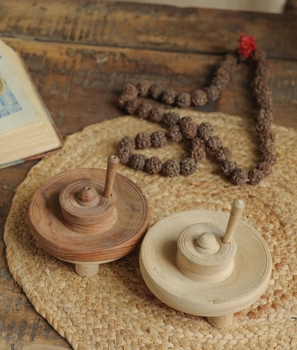 Ekaurr Mini Toy Grinder handcrafted miniature vintage grinder replica in wood or metal finish, nostalgic artisan collectible decor for shelves desks and kitchen-inspired home styling