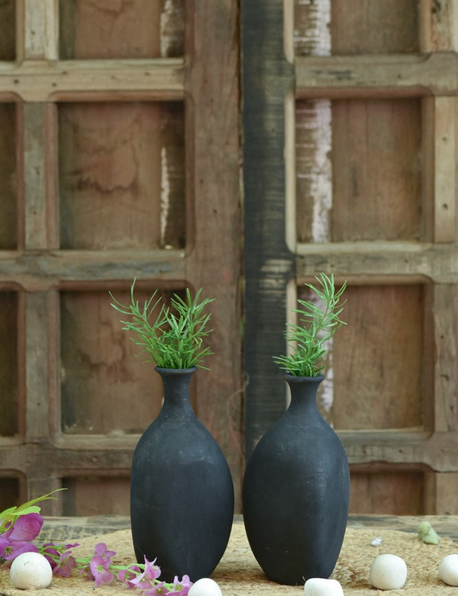 Ekaurr Noora Black Terracotta Planters handcrafted in deep black-fired clay by Indian artisans, contemporary black terracotta pots for succulents or decorative use