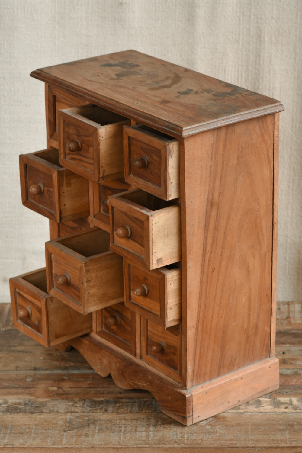 Ekaurr Reclaimed Wood Chest with 12 Drawers vintage distressed wood apothecary-style storage chest with individual small drawers, artisan rustic organiser for desks shelves and eclectic home styling
