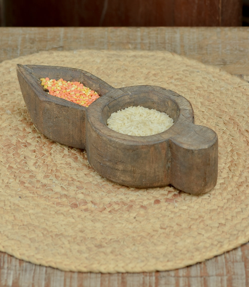Ekaurr Roli Chawal Tray handcrafted decorative tray for roli and chawal in traditional puja rituals, artisan pooja accessory for home altars and festive ritual settings