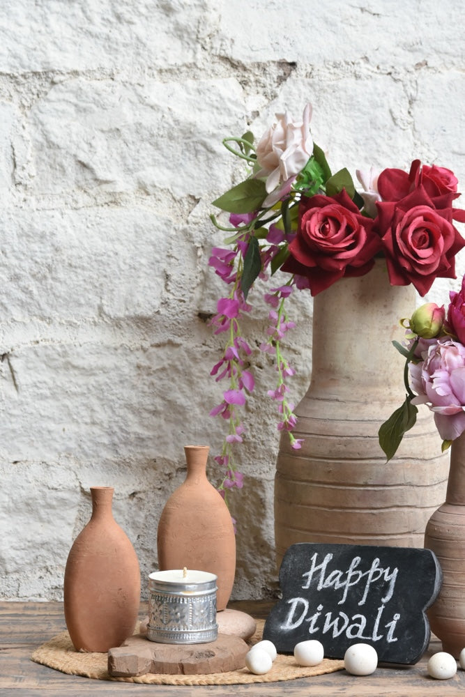 Ekaurr Roots and Glow Gift Set curated artisan gift of a rustic emblem chalkboard handcrafted wooden vases and candle or tea light holders with complimentary greeting card at Rs.4100, warm sustainable gifting celebrating Indian wood craft for home styling and occasions