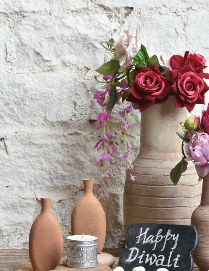 Ekaurr Roots and Glow Gift Set curated artisan gift of a rustic emblem chalkboard handcrafted wooden vases and candle or tea light holders with complimentary greeting card at Rs.4100, warm sustainable gifting celebrating Indian wood craft for home styling and occasions