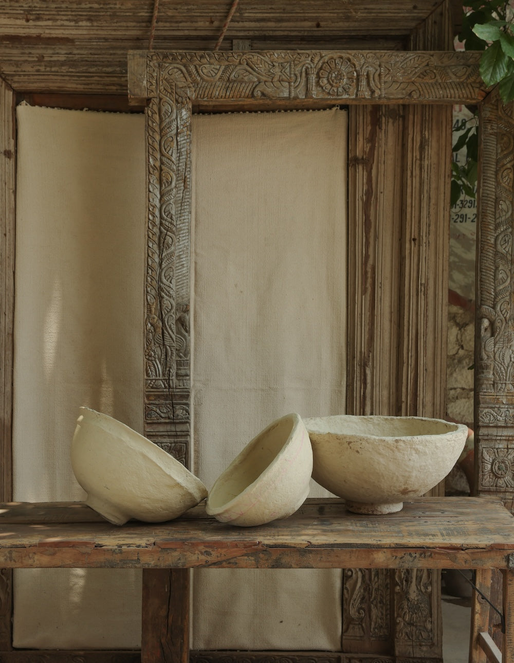 Ekaurr Set of 3 Paper Mache Bowls – handcrafted and hand-painted in graduating sizes, lightweight decorative bowls for home styling