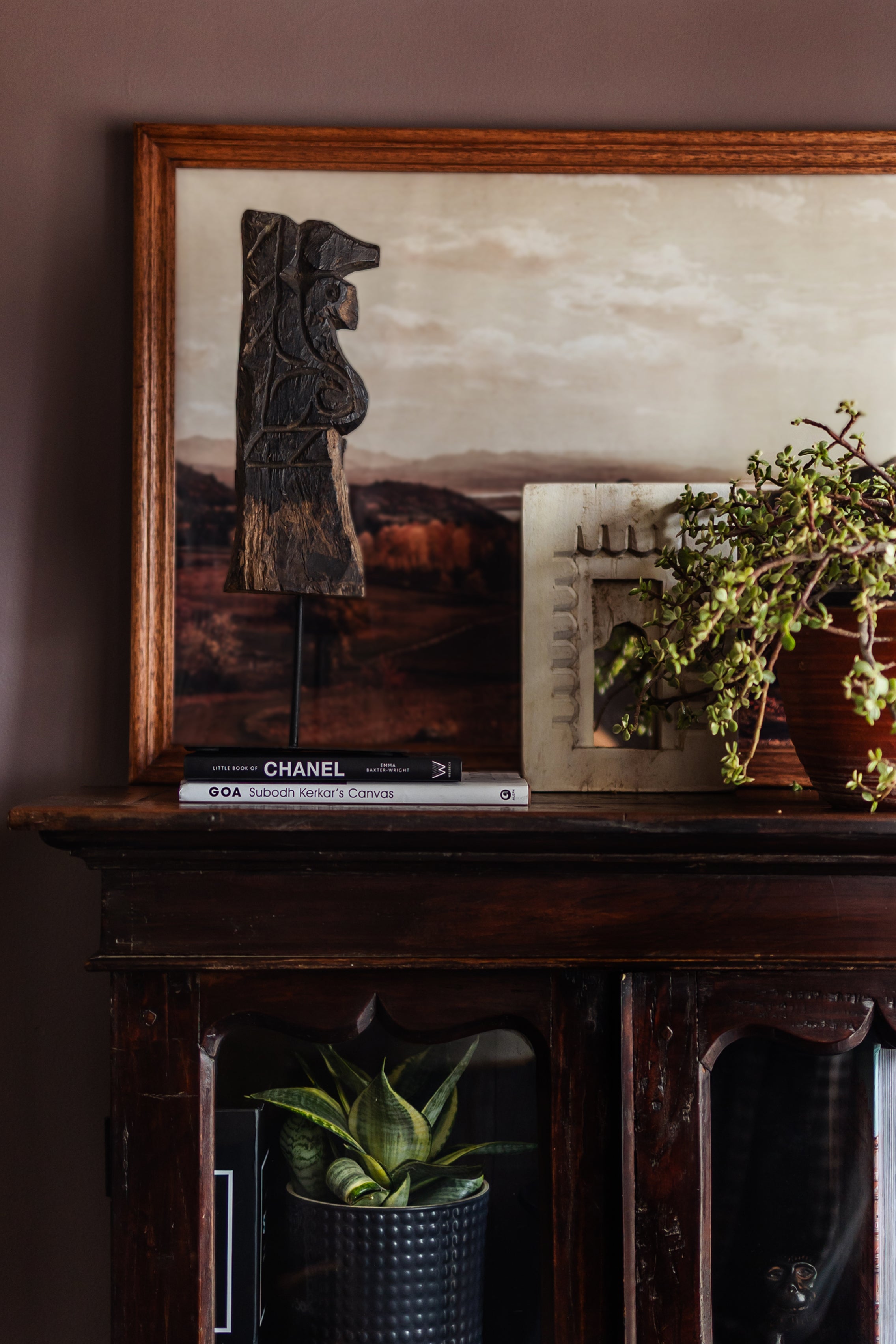 Ekaurr Set of 3 Vintage Toda Brackets on Stand – Hand-Carved Wooden Decorative Shelf Brackets, Heritage Décor