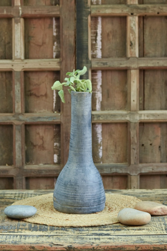 Ekaurr Sheeshi-Neck Planter in Dark Grey – set of terracotta planters in all three colour variants shown together, sustainable handmade decor