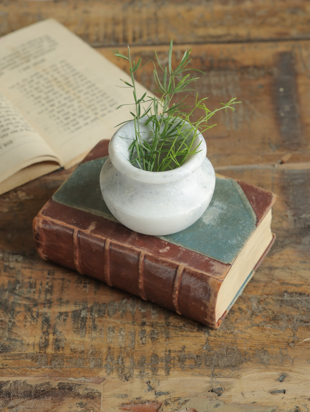 Ekaurr Small Marble Matki hand-carved grey veined marble traditional matki shape used as planter candy storage or standalone decorative accent
