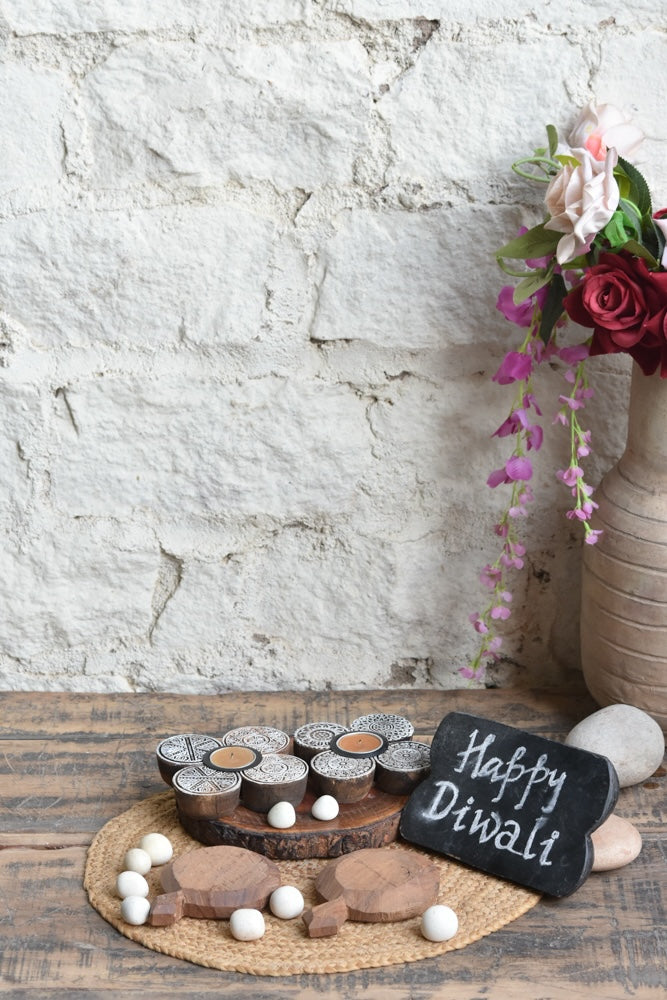 Ekaurr Stone Spark Gift Set curated artisan gift set of natural stone tea light holders with a sparkling ruby or mineral decorative accent and complimentary greeting card, elegant sustainable gifting for home styling and refined occasions