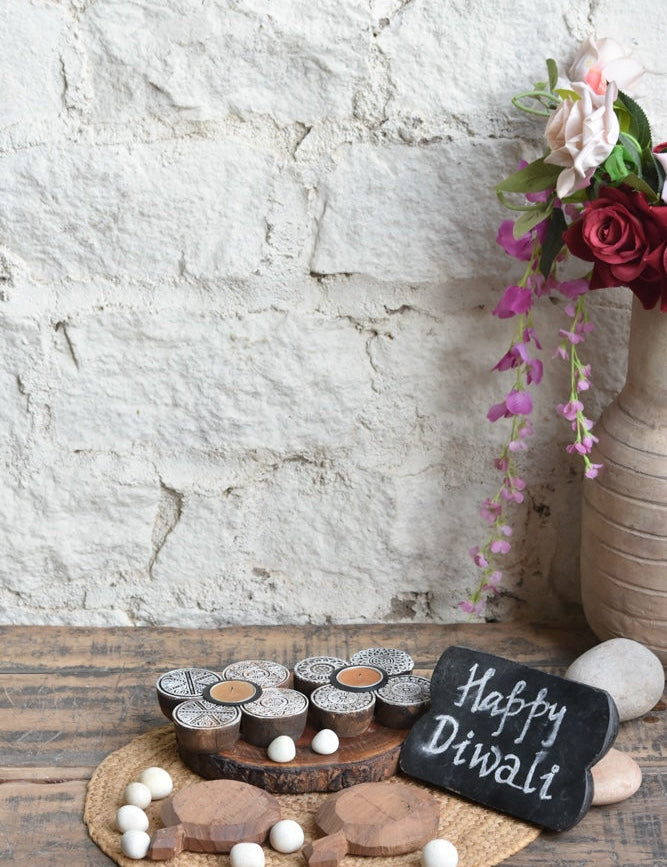 Ekaurr Stone Spark Gift Set curated artisan gift set of natural stone tea light holders with a sparkling ruby or mineral decorative accent and complimentary greeting card, elegant sustainable gifting for home styling and refined occasions
