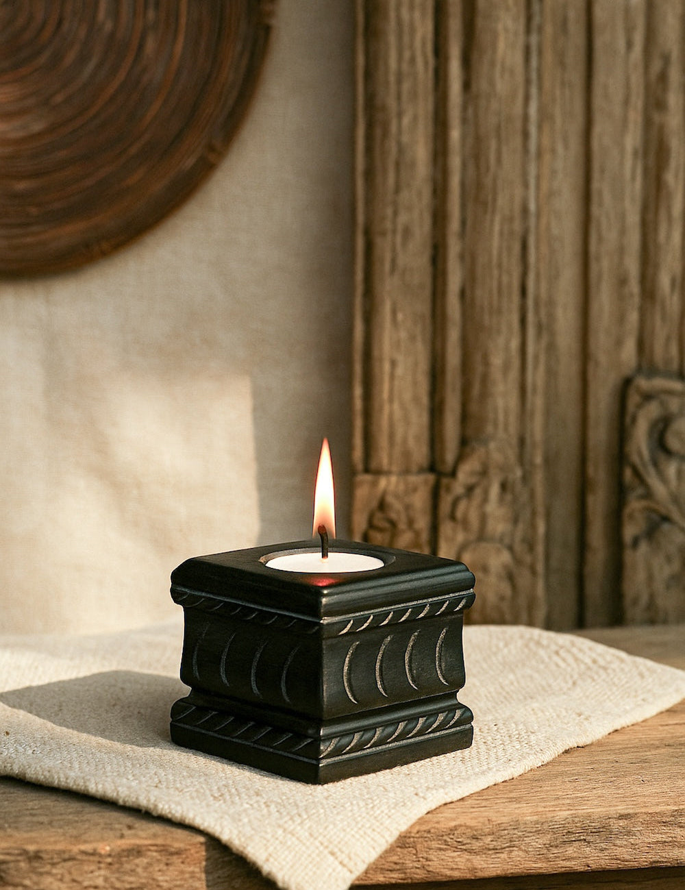 Ekaurr Stone Tea Light Holder hand-chiseled black stone pillar with intricate carved carvings, elegant natural stone tealight candle holder for indoor or outdoor use