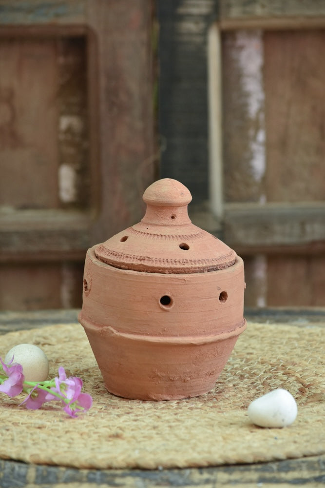 Ekaurr Sugandhi Terracotta Diffuser hand-thrown natural clay incense holder with perforated lid for stick and cone incense, handmade by rural artisans for daily ritual and home fragrance