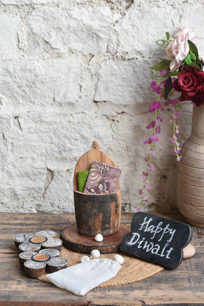 Ekaurr Tea Lights and Treasures Gift Set curated artisan gift set of handcrafted tea light holders paired with a small artisan treasure piece and complimentary greeting card, warm sustainable gifting for home ambience and cherished occasions