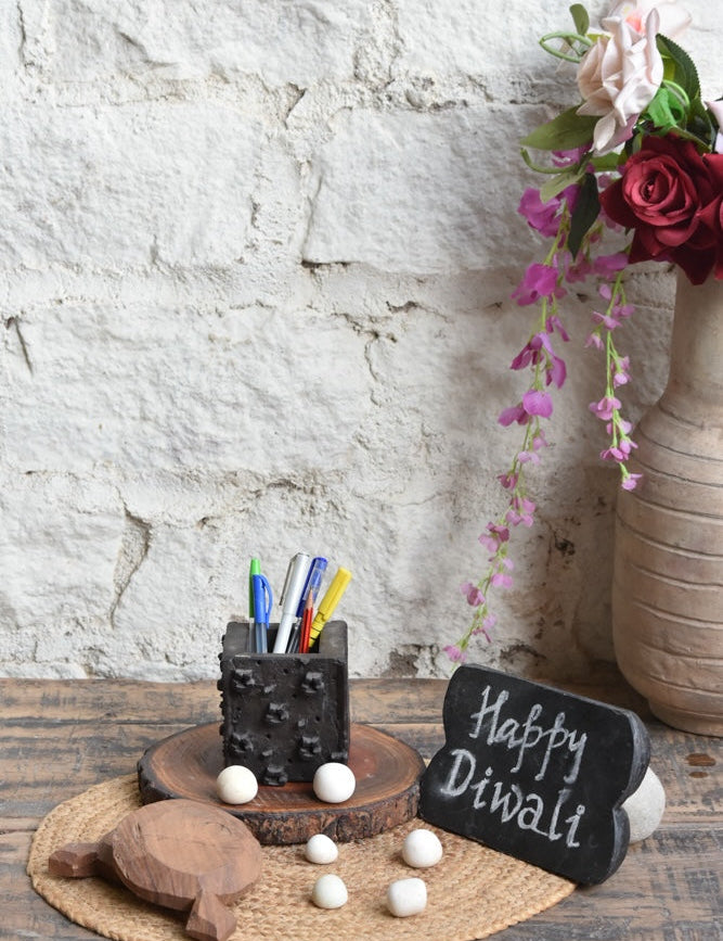 Ekaurr The Craft Thought Gift Set curated artisan gift set of thoughtfully selected handcrafted home decor pieces in natural materials with complimentary greeting card, considered sustainable gifting celebrating Indian artisan craft for home and occasions