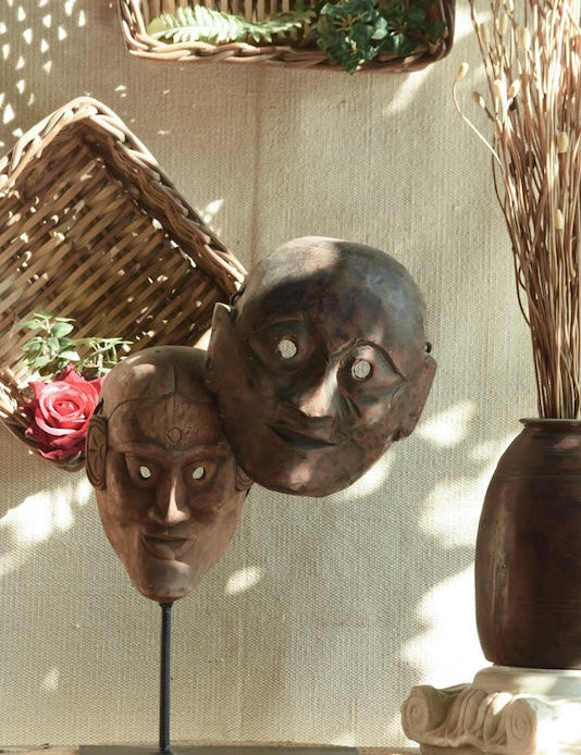 Ekaurr Two Souls One Story handcrafted vintage wooden dual face sculpture with raw metal finish, unique intertwined faces symbolising love and togetherness