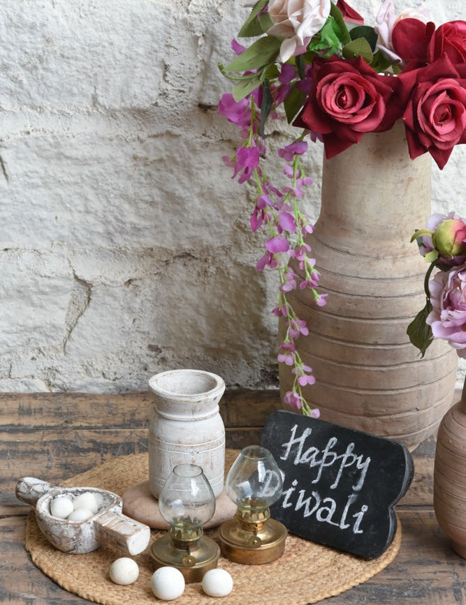 Ekaurr Vintage Glow Gather Gift Set curated artisan gift set of vintage-patina brass or reclaimed pieces paired with candle or tea light holders for gathering warmth and complimentary greeting card, nostalgic sustainable gifting for home ambience