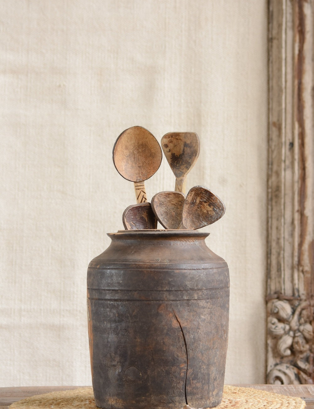 Ekaurr Wooden Vase – vintage reclaimed wood vase with natural grain and weathered patina, rustic home decor for shelves and tabletops