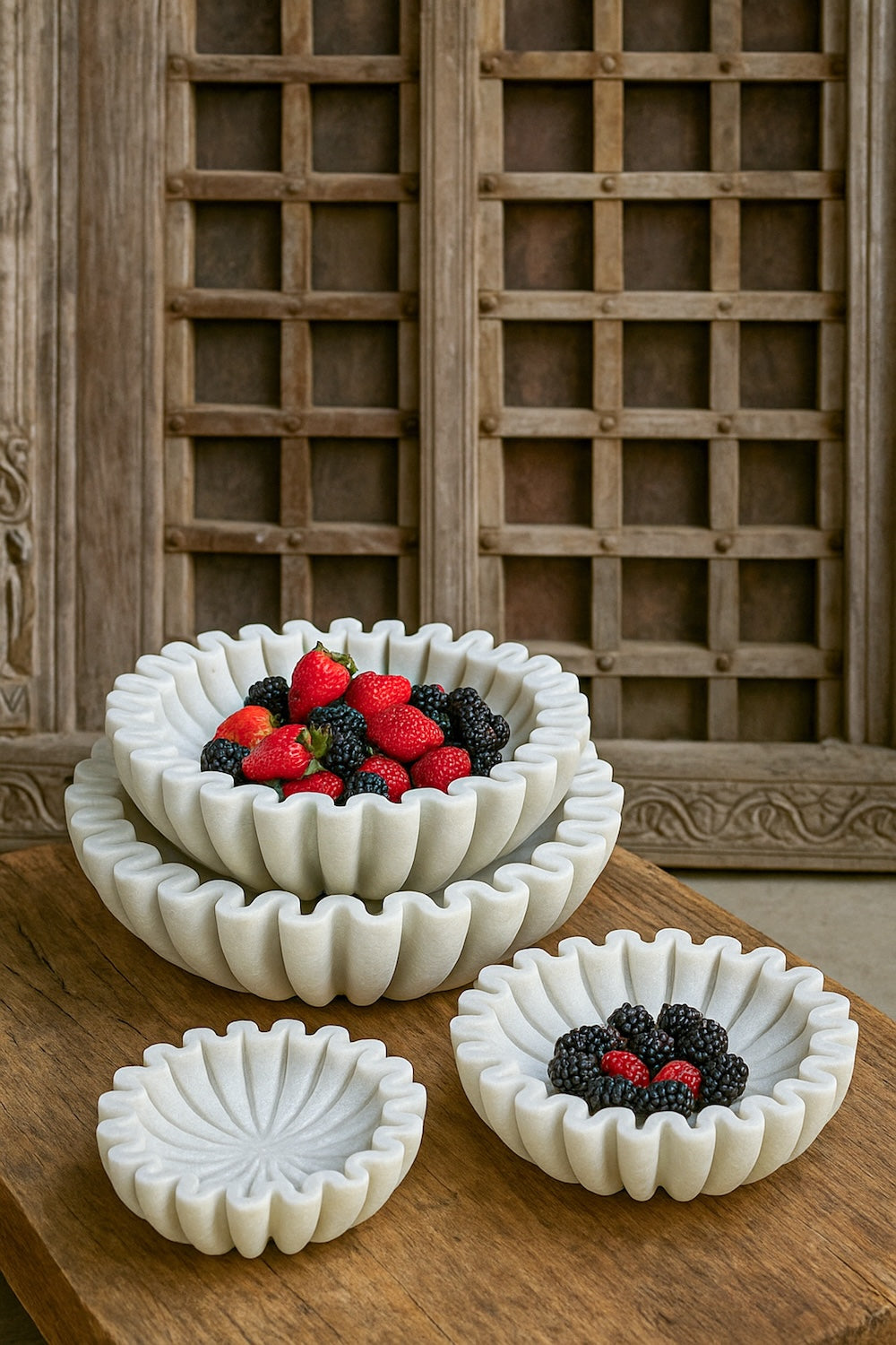 Ekaurr Waves Marble Bowl hand-shaped natural marble bowl with undulating wave-form rim, luxury artisan stone bowl for keys jewellery or decorative display on consoles and vanities