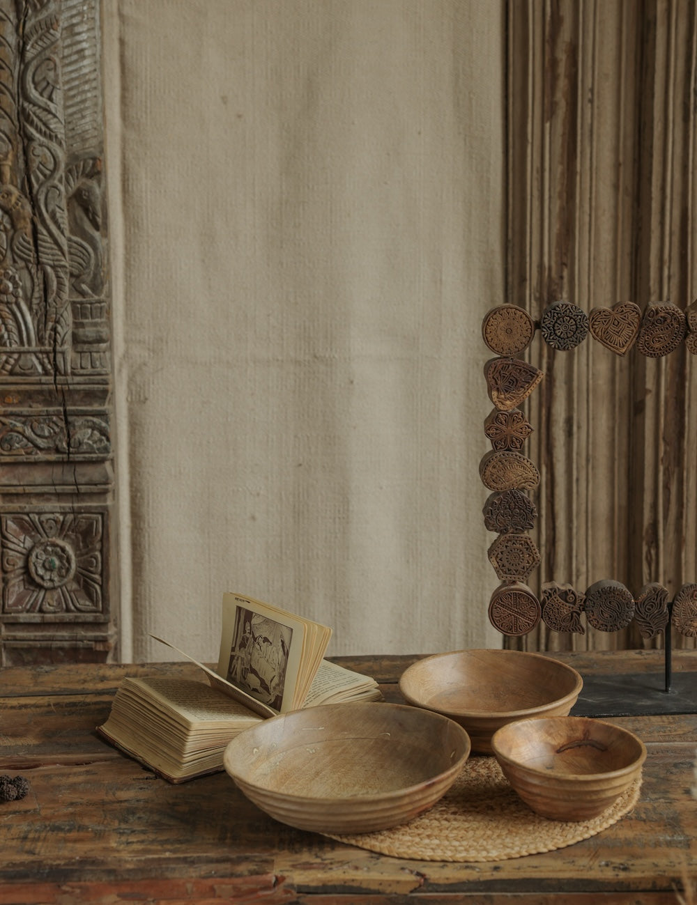 Ekaurr Set of 3 Wooden Bowls with Stripes Design, handcrafted nesting bowls with turned stripe detailing, versatile décor and serving bowls in natural wood