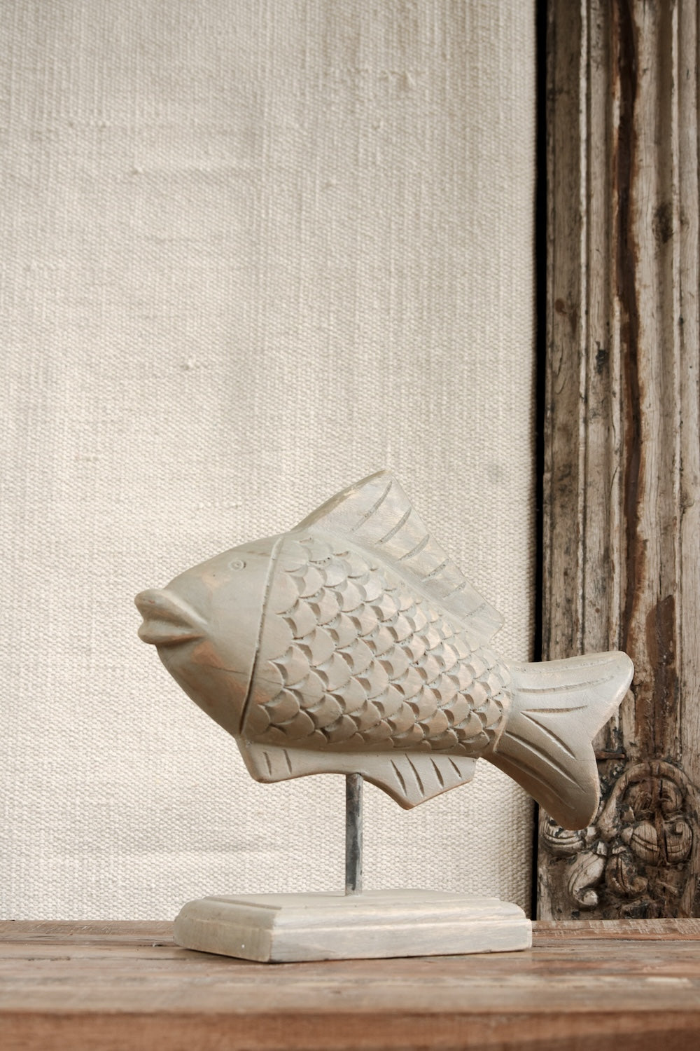 Ekaurr Wooden Fish Decor handcrafted reclaimed wood fish-shaped decorative figurine with rustic natural finish, artisan coastal accent for shelves tables and nature-inspired home decor