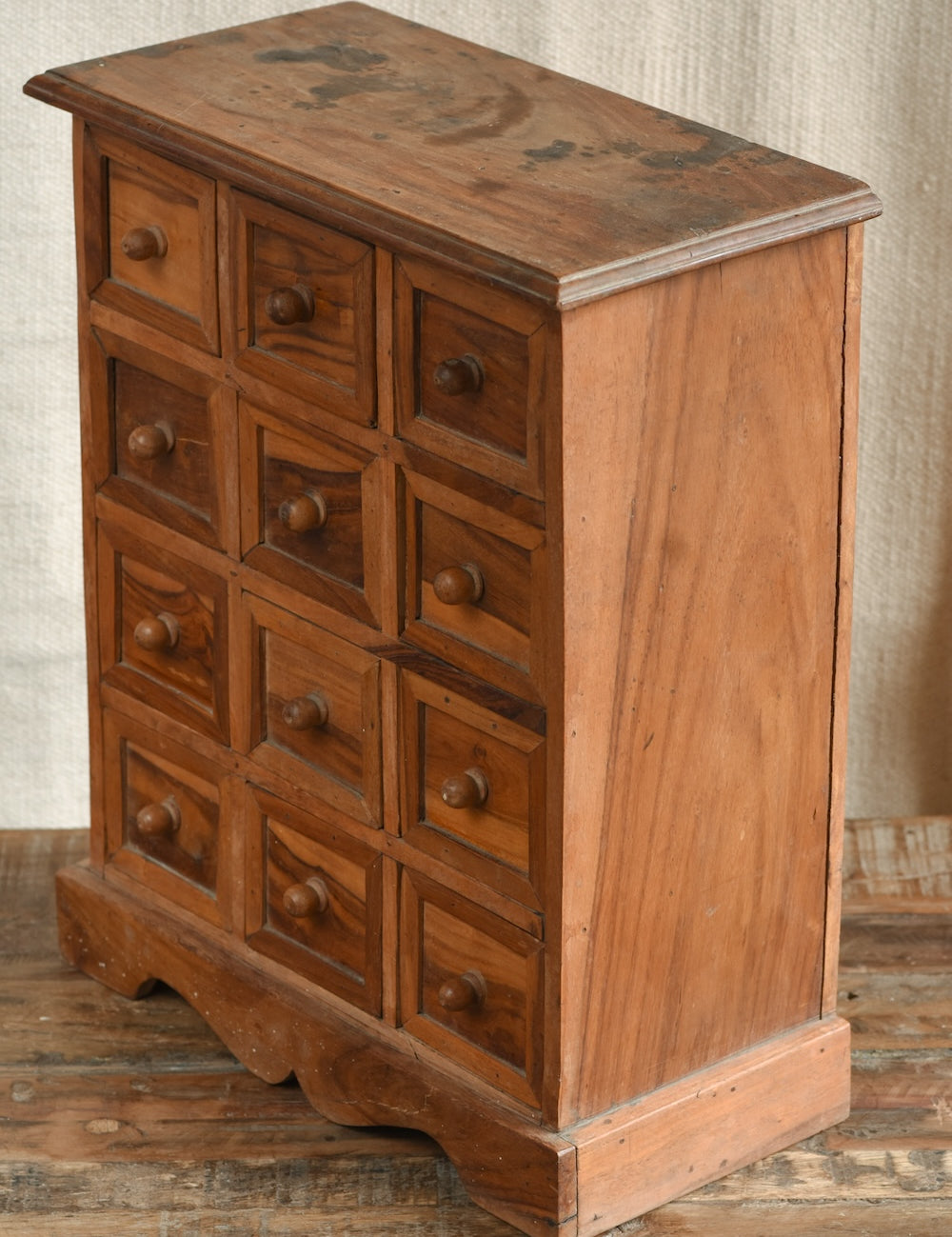 Ekaurr Reclaimed Wood Chest with 12 Drawers vintage distressed wood apothecary-style storage chest with individual small drawers, artisan rustic organiser for desks shelves and eclectic home styling
