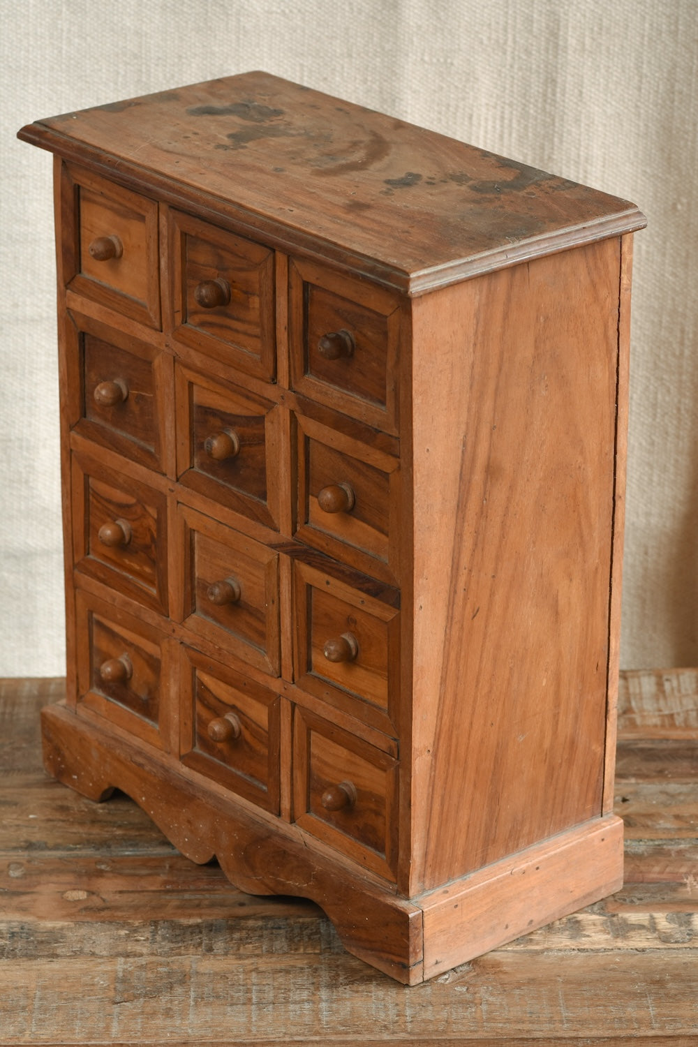 Ekaurr Reclaimed Wood Chest with 12 Drawers vintage distressed wood apothecary-style storage chest with individual small drawers, artisan rustic organiser for desks shelves and eclectic home styling